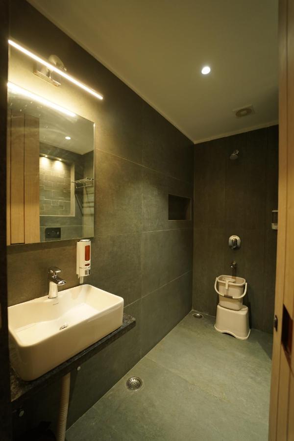 Hotel Laksh Raipur  Bagian luar foto
