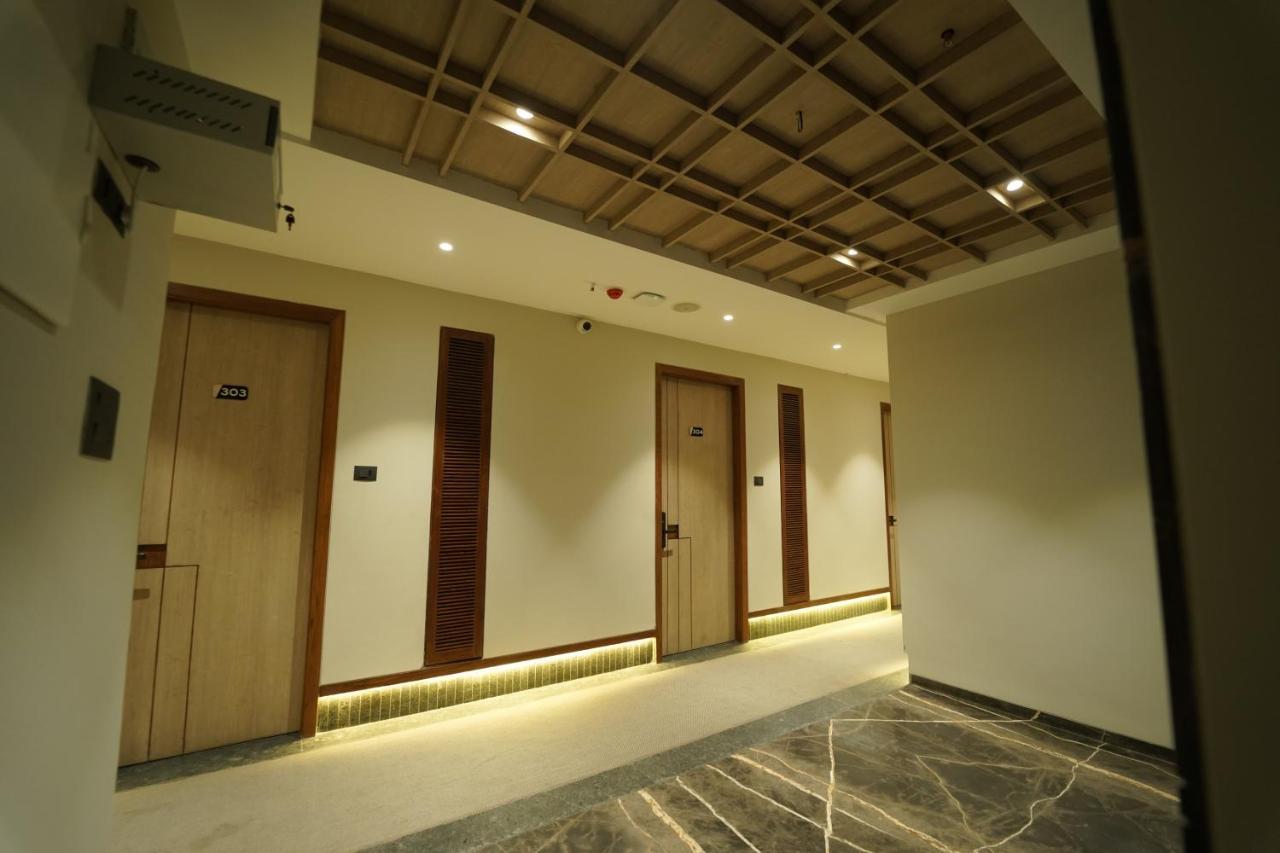 Hotel Laksh Raipur  Bagian luar foto