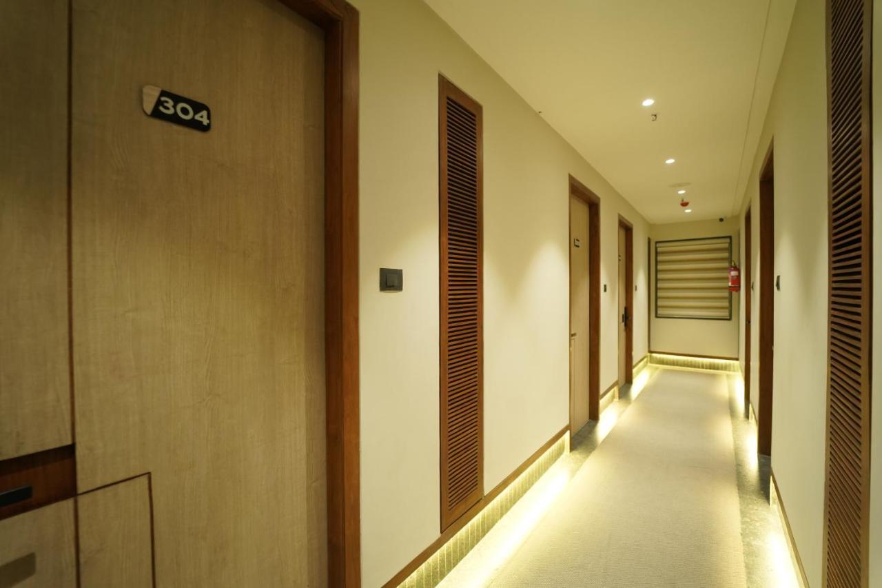 Hotel Laksh Raipur  Bagian luar foto